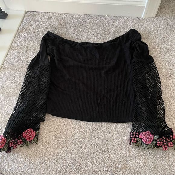 Ribbed long sleeved shirt with mesh sleeves - Picture 4 of 4